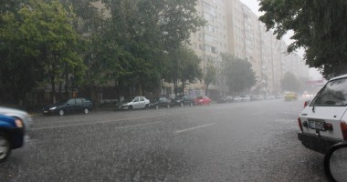 Stire din Social : RAJA. 11 reclamații cu zone inundate în urma ploii torențiale