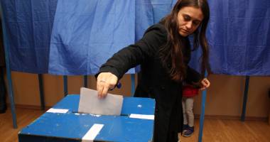 Stire din Politică-Administrație : BEC, ora 17,30: PREZENȚĂ MASIVĂ la VOT!