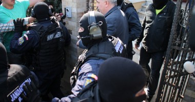 Galerie FOTO: PERCHEZIȚII la PREȘEDINTELE CJ CONSTANȚA / CONSTANTINESCU, REȚINUT pentru 24 de ore - UPDATE - 3