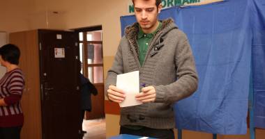 Stire din Politică-Administrație : Românii chiar vor schimbarea! Prezența la vot, ora 16,00