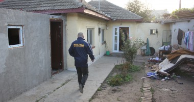 Galerie FOTO. PERCHEZIȚII în Constanța / AUR și MII DE EURO, găsite de polițiști în locuințele suspecților - UPDATE - 5