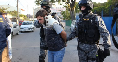 VIDEO / PERCHEZIȚII în Constanța. Șapte indivizi au fost reținuți - 2