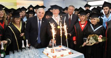 Stire din Cultură-Educație : Ceremonie de absolvire a studiilor, organizată la Universitatea "Andrei Șaguna"