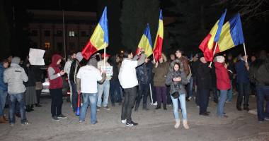 MITING LA PREFECTURĂ. Constănțenii au plecat în marș pe Bulevardul Tomis / GALERIE FOTO ȘI VIDEO - 5