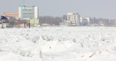 IMAGINI SPECTACULOASE / Marea Neagră a înghețat din nou - 6
