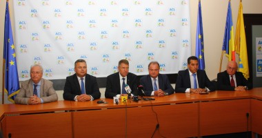 Galerie FOTO. Klaus Iohannis la Constanța. Sala Casei de Cultură, plină ochi - 8