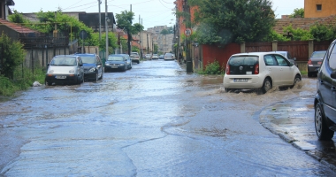 GALERIE FOTO / Rupere de nori la Constanța. Mai multe zone inundate - 6