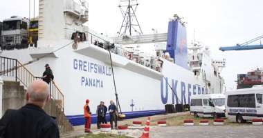 Eveniment la Marea Neagră. A fost inaugurată linia de ferry-boat Constanța - Batumi - Ilyichevsk - 10