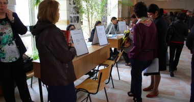 Galerie FOTO. Înghesuială la Bursa generală a locurilor de muncă. Iată ce posturi sunt disponibile - 8