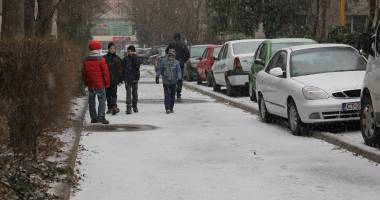 Galerie FOTO. Iarna și-a intrat în drepturi, la Constanța. Ninge ca în povești! - 2