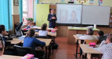 Cursuri ținute de polițiști în școlile din Constanța - 3