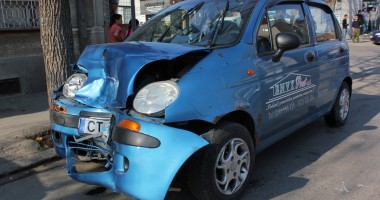 ACCIDENT RUTIER / Impact frontal pe strada Atelierelor (GALERIE FOTO) - 4