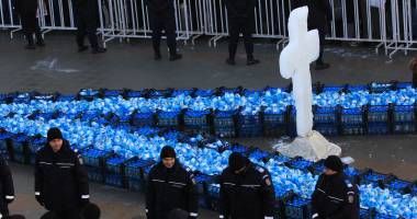 Bobotează la Constanța. Iată cine sunt cei trei tineri care au adus la mal Crucea Sfântă / Galerie foto - 8