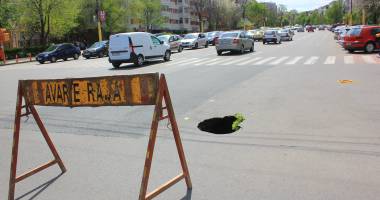 EXCLUSIV / VIDEO INCREDIBIL! SE SURPĂ ASFALTUL în BURICUL CONSTANȚEI - UPDATE - 5