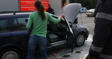 Galerie FOTO. Autoturism în flăcări pe I.C.Brătianu - UPDATE - 2