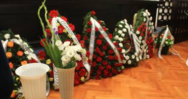 Galerie foto. Lacrimi și durere la Consiliul Județean Constanța. Un ultim omagiu pentru consilierul Nicolae Fronescu - 9