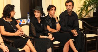 Galerie foto. Lacrimi și durere la Consiliul Județean Constanța. Un ultim omagiu pentru consilierul Nicolae Fronescu - 17