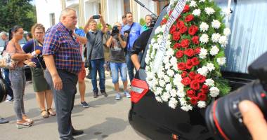 Galerie foto. Lacrimi și durere la Consiliul Județean Constanța. Un ultim omagiu pentru consilierul Nicolae Fronescu - 14