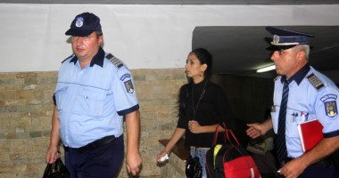 Stire din Eveniment : Un tânăr drogat și-a agresat iubita și s-a aruncat din tren