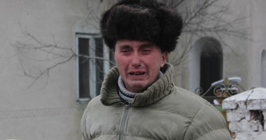 IMAGINILE DISPERĂRII:  și-au pierdut cele trei fetițe în flăcări / VIDEO - 11