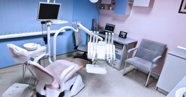 Care sunt beneficiile fațetelor dentare - 4