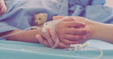 Stire din Actualitate : Zeci de copii, bolnavi după un turneu de fotbal. Autoritățile au deschis o anchetă epidemiologică