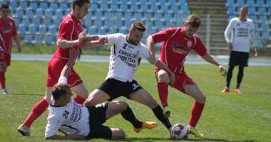Fotbal / FC Farul a pierdut pe teren propriu cu FCM Dorohoi, scor 1-3 / GALERIE FOTO - 4