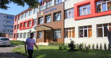 PERCHEZIȚII ÎN MAI MULTE ȘCOLI DIN CONSTANȚA / Concursurile școlare, paravan pentru evaziune fiscală. IATĂ CARE SUNT INSTITUȚIILE VIZATE - 2
