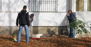 O femeie a murit după ce a căzut de la etajul 3 - 3