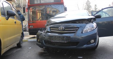 Vezi imagini de la accidentul de astăzi de la Prefectură (GALERIE FOTO) - 5