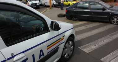 Galerie FOTO. Accident rutier în Constanța. Mașină de pompieri oprită din misiune de un șofer indisciplinat. Victima, un copil de trei ani - 9