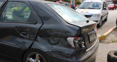 Galerie FOTO. Accident rutier în Constanța. Mașină de pompieri oprită din misiune de un șofer indisciplinat. Victima, un copil de trei ani - 4