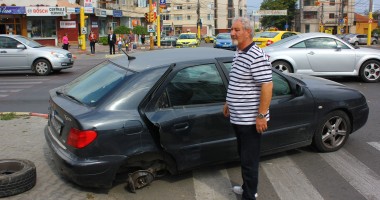 Galerie FOTO. Accident rutier în Constanța. Mașină de pompieri oprită din misiune de un șofer indisciplinat. Victima, un copil de trei ani - 8
