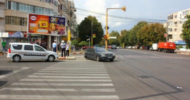 Galerie FOTO. Accident rutier în Constanța. Mașină de pompieri oprită din misiune de un șofer indisciplinat. Victima, un copil de trei ani - 7