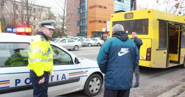 Galerie FOTO. Pasageri RATC, răniți într-un accident rutier - 4