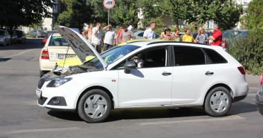 Taxi lovit de un Seat în Constanța / Galerie foto - 2