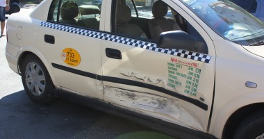 Taxi lovit de un Seat în Constanța / Galerie foto - 5