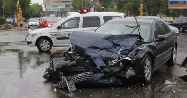 GALERIE FOTO. Accident rutier la intersecția bulevardelor Ferdinand cu Al.Lăpușneanu - 3