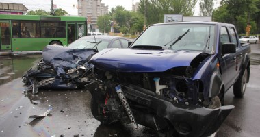 GALERIE FOTO. Accident rutier la intersecția bulevardelor Ferdinand cu Al.Lăpușneanu - 6