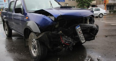 GALERIE FOTO. Accident rutier la intersecția bulevardelor Ferdinand cu Al.Lăpușneanu - 11