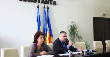Stire din Politică-Administrație : Ce i-a cerut lui Dragomir vicepreședintele Asociației Elevilor din Constanța