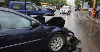 GALERIE FOTO. Accident rutier la intersecția bulevardelor Ferdinand cu Al.Lăpușneanu - 10