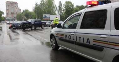 GALERIE FOTO. Accident rutier la intersecția bulevardelor Ferdinand cu Al.Lăpușneanu - 12