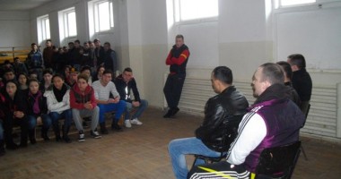 Stire din Eveniment : Întâlnire între deținuții de la Poarta Albă și liceenii din Techirghiol