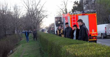 GALERIE FOTO și VIDEO / Incendiu pe strada Prelungirea Traian - 2