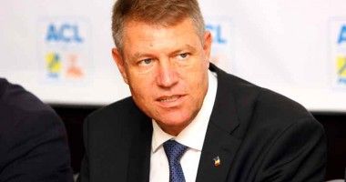 Stire din Politică-Administrație : "Îmi doresc cel puțin zece ani un președinte  și un Guvern de dreapta"