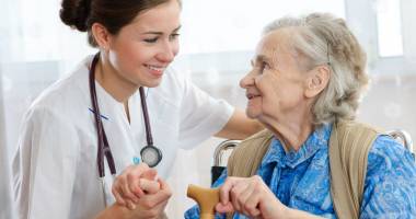 Stire din Sănătate : Asistentele medicale din România, "închiriate" de greci