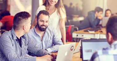 Stire din Economie : IMM-urile vor putea accesa granturi pentru digitalizare prin PNRR