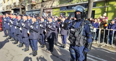 GALERIE FOTO Peste 1000 de constănțeni prezenți la parada militară de Ziua României - 8