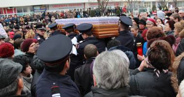 Galerie FOTO. Durere fără margini la înmormântarea asistentei SMURD - 8